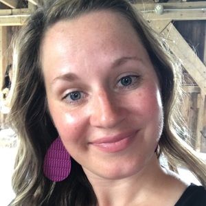 Meet your Posher, Laurel